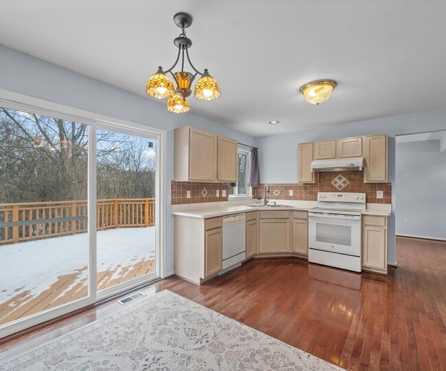 Building Photo - 1696 Reserve Ct