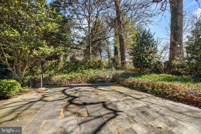 Building Photo - 2355 N Quincy St