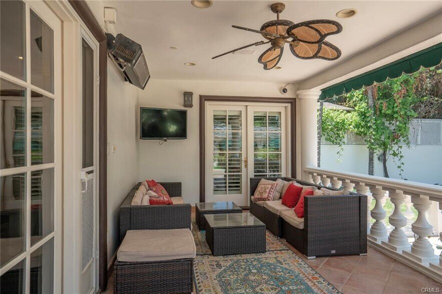 Building Photo - 4063 Benedict Canyon Dr
