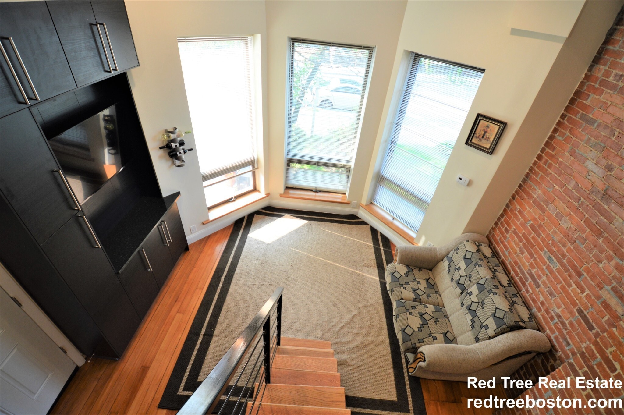 Building Photo - 1689 Beacon St