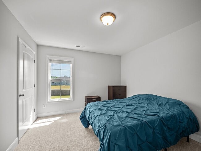 Building Photo - 516 Poults Dr