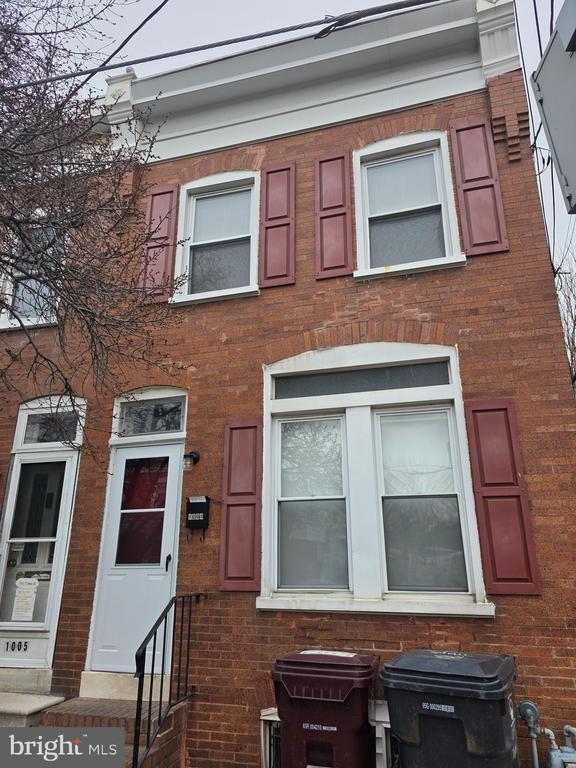 Building Photo - 1003 Maple St