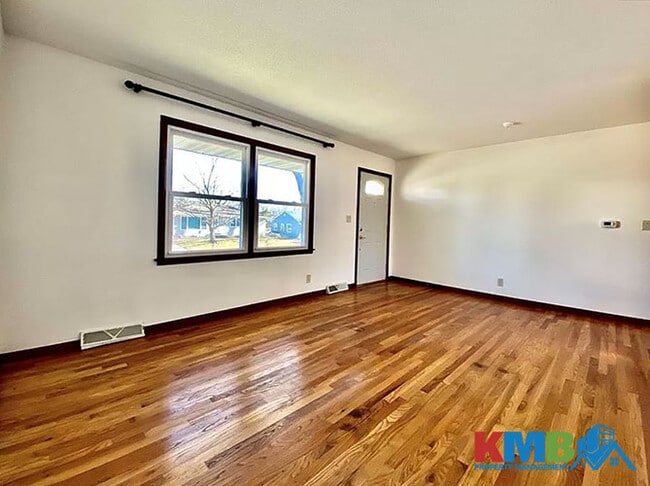 Building Photo - 1209 Harold Dr SE