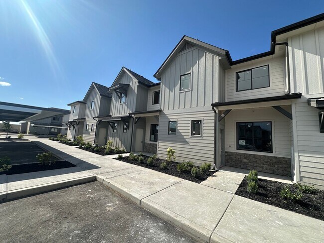 Building Photo - 4095 S Lone Pne Wy