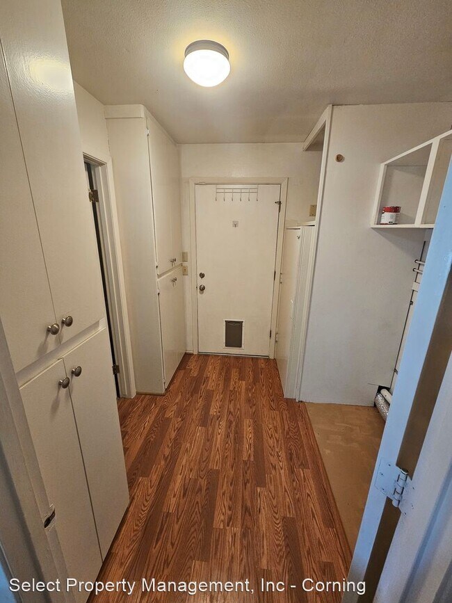 Building Photo - 3 br, 1 bath House - 23367 South Ave