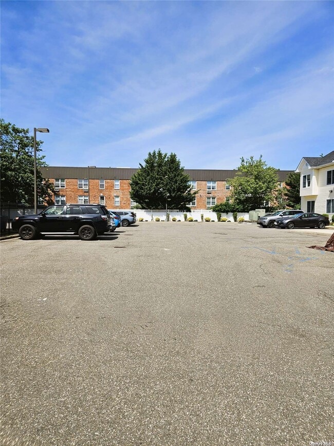 Building Photo - 93 Hempstead Ave