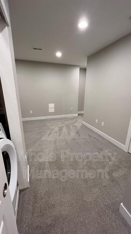Building Photo - 2870 W Parkside Pl
