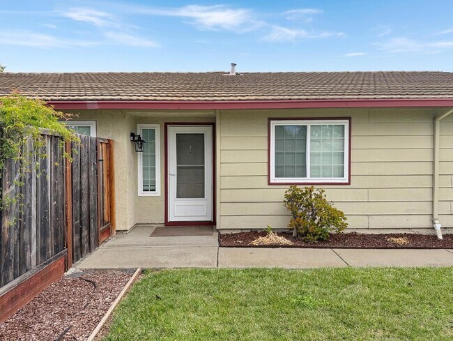 Building Photo - 5935 Woodbine Pl