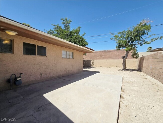 Building Photo - 713 N 18th St
