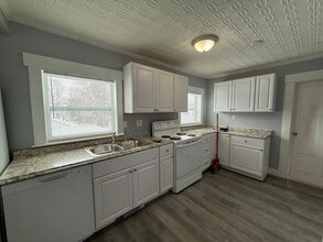 Building Photo - 1006 Union St