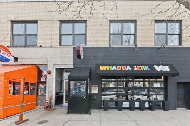 Building Photo - 2013 W Division