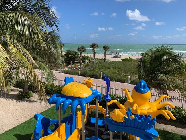 Building Photo - 6039 Collins Ave