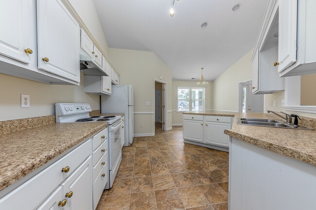 Building Photo - 212 Derby Park Ave