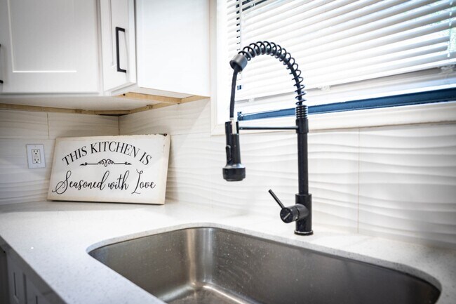 Building Photo - 4356 Phlox St