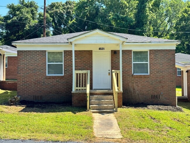 Building Photo - One-Month Free Move in Special plus 1/2 off your Security Deposit - 2 Bed/1 Bath Stand Alone Home...