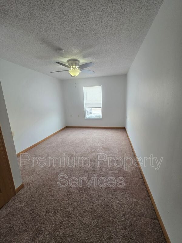 Building Photo - 435 Willis Ave