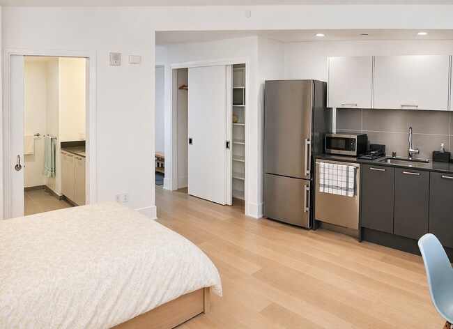 Building Photo - Mid-Market Modern Studio for Effortless City Living