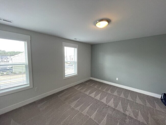 Building Photo - 1332 Big Falls Dr