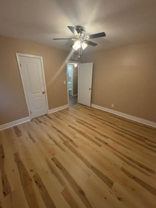 Building Photo - Cute 3 Bedroom, 1.5 Bathroom Home
