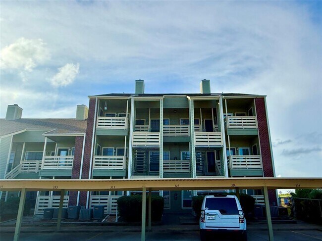 Primary Photo - 500 Ferry Rd
