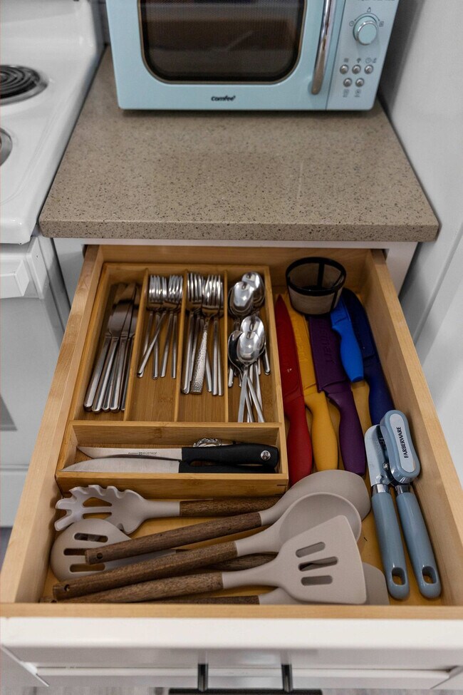 Building Photo - 120 4th Ave N