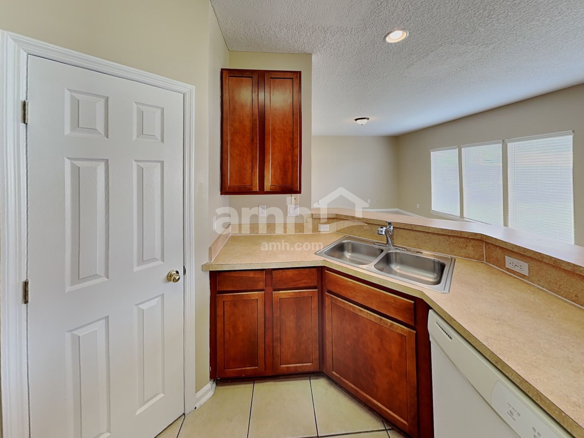 Building Photo - 9183 Prosperity Lake Dr