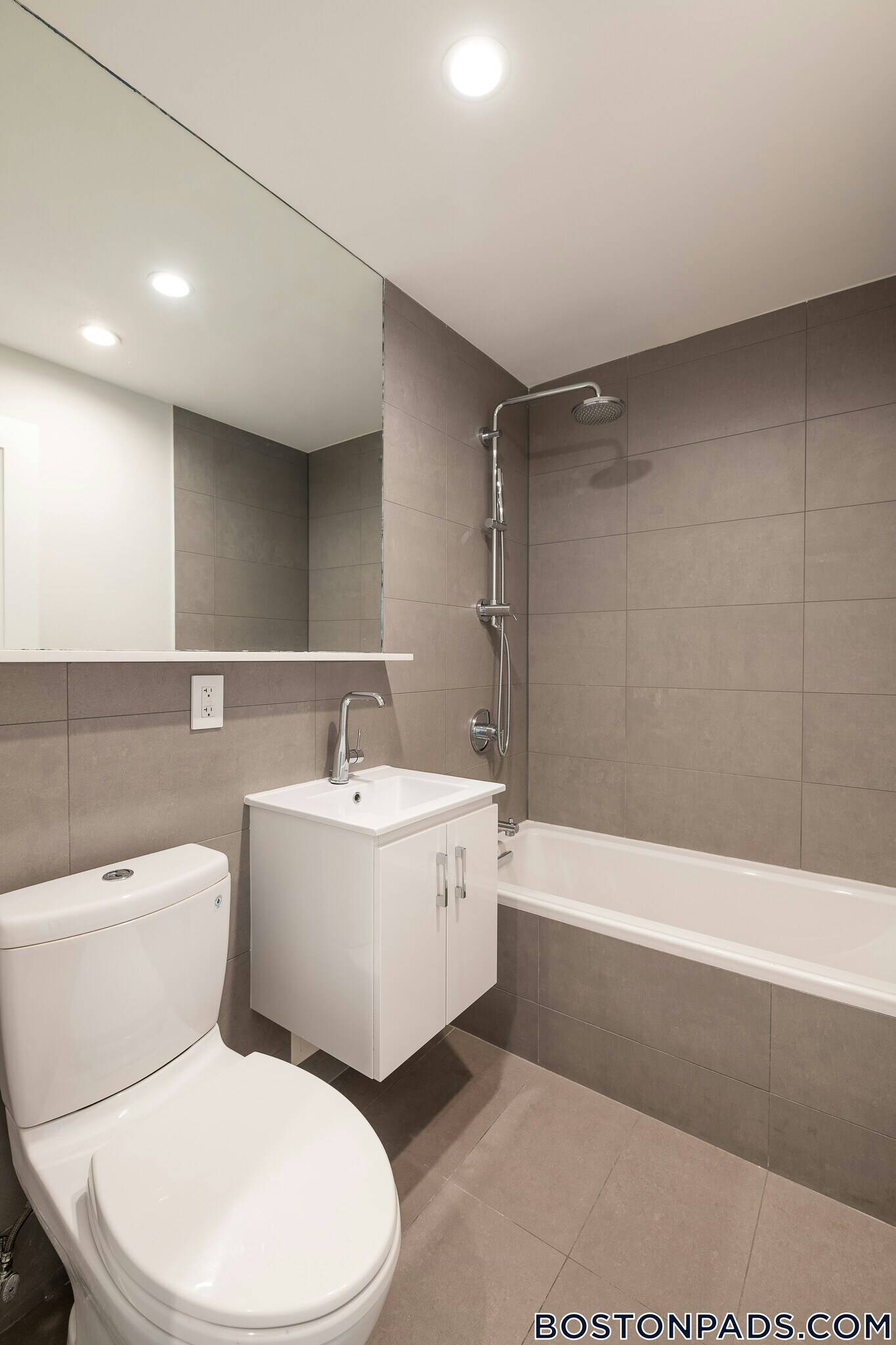 Building Photo - 1410 Columbia Rd