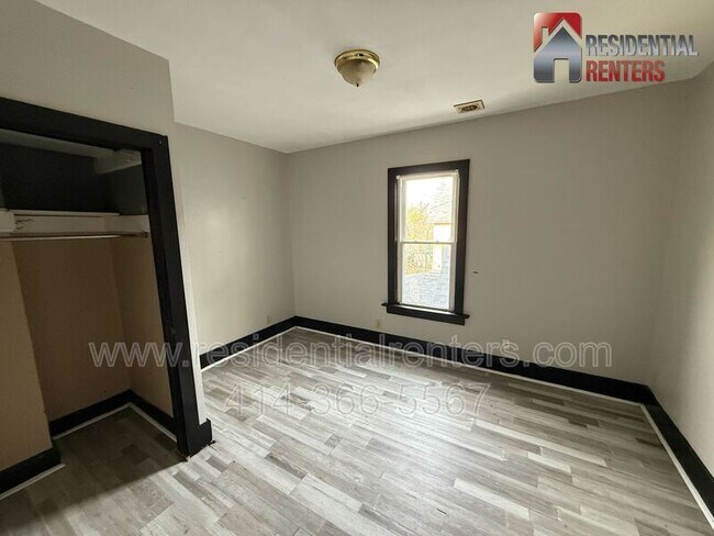 Building Photo - 3337 N Palmer St