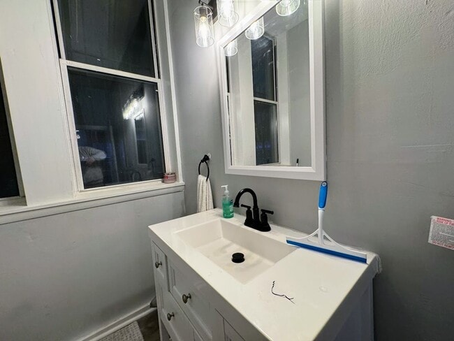 Building Photo - 3227 Dawson St