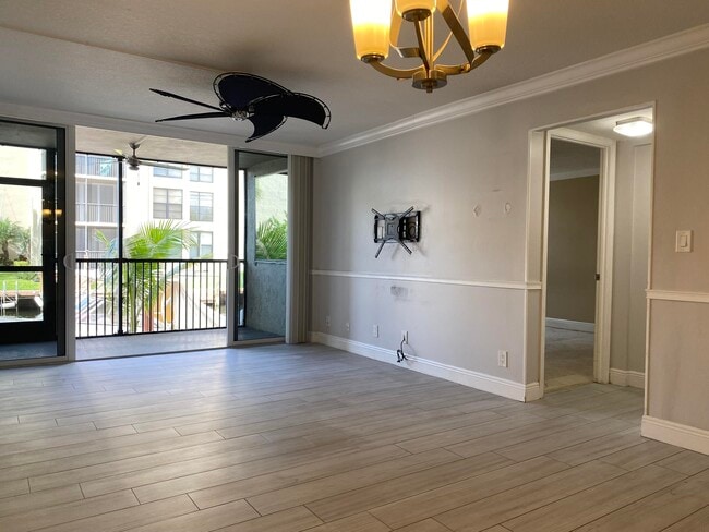 Building Photo - 15 Royal Palm Way