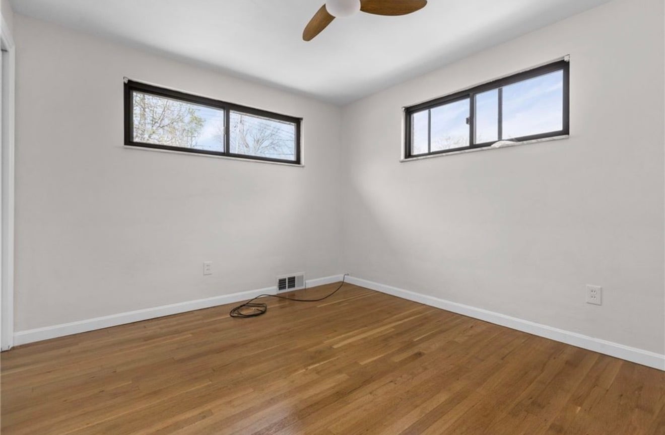 Building Photo - 548B Firethorne Dr