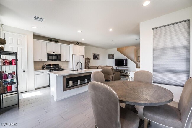 Building Photo - 128 Kimberlite Dr