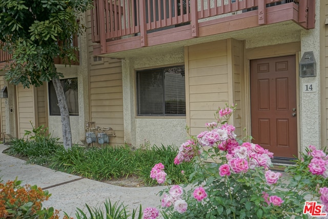 Building Photo - 5760 Owensmouth Ave