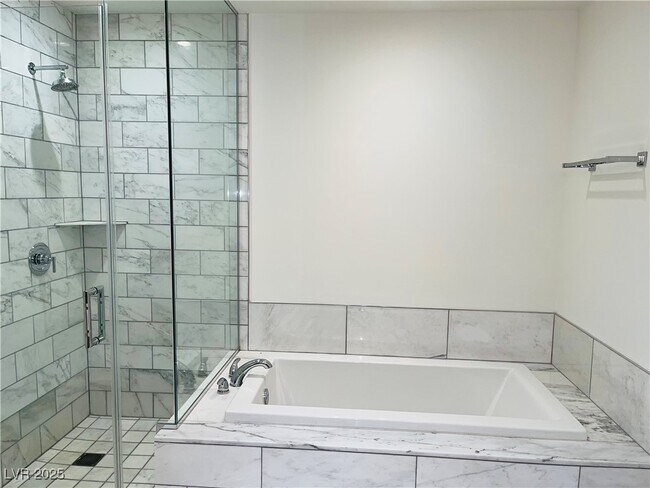 Building Photo - 4471 Dean Martin Dr