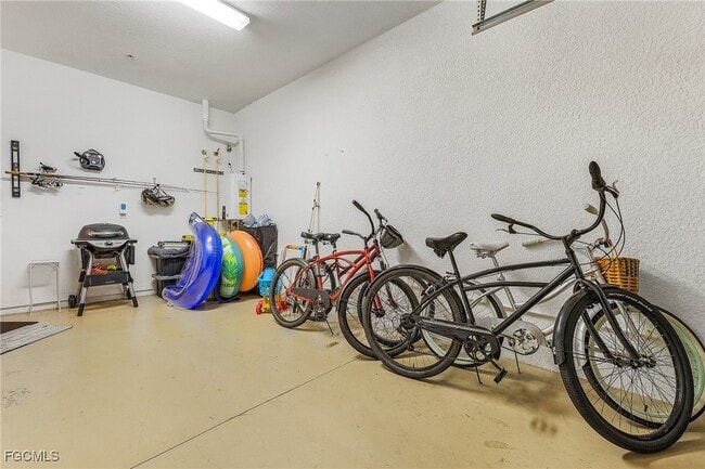 Building Photo - 3210 Cottonwood Bend