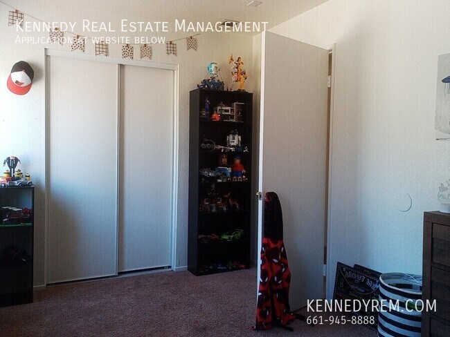 Building Photo - 3657 Cocina Ln