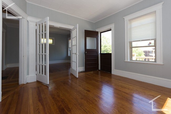 Building Photo - 116 Pearson Ave