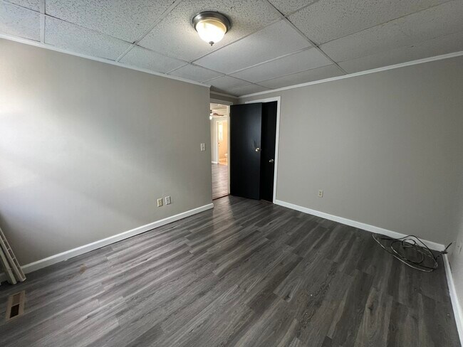 Building Photo - 77 Massasoit St