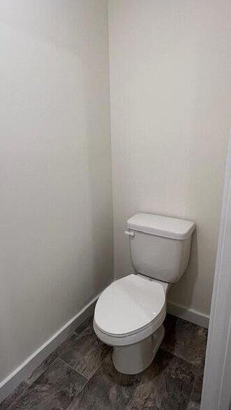 Building Photo - 4266 Scenic Dr SE