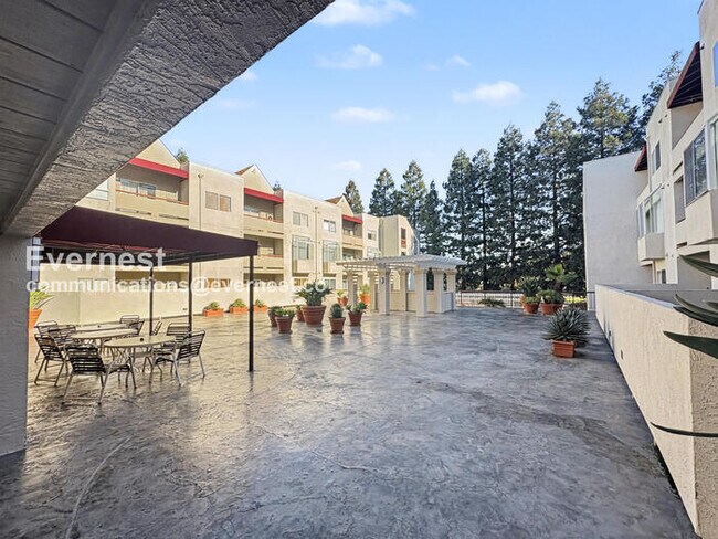 Building Photo - 3173 Wayside Plaza