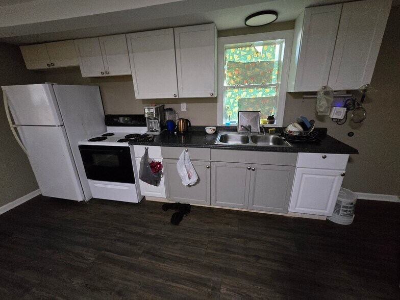 Kitchen - 311 Fountain St