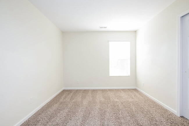 Building Photo - 2011 Blue Stream Ln