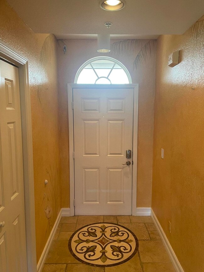 Building Photo - 5605 College Rd