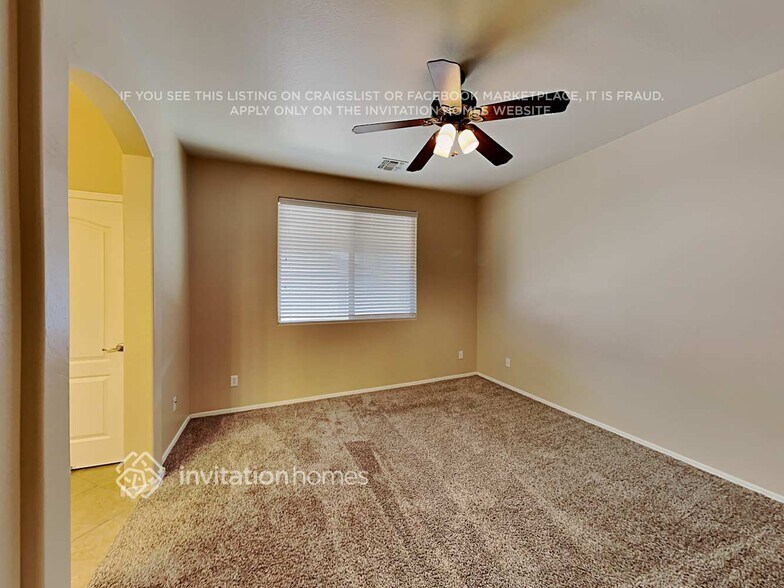 Building Photo - 17625 W Lilac St