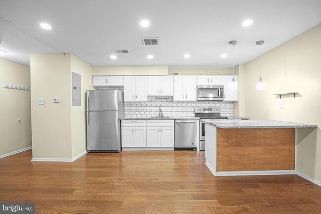Primary Photo - 306 W Wildey St
