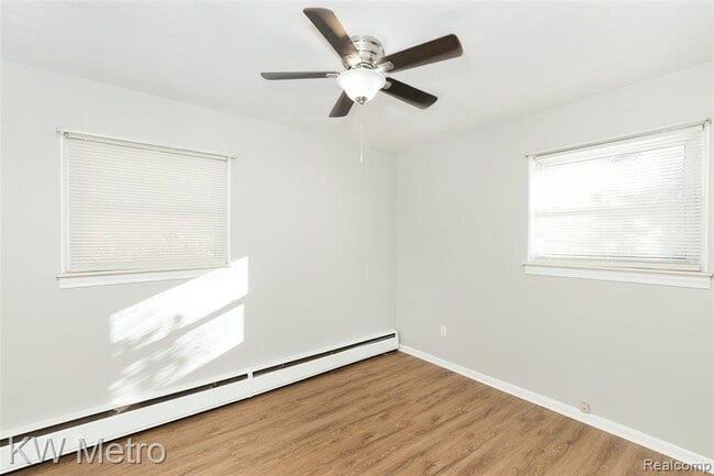 Building Photo - 2817 W 13 Mile Rd