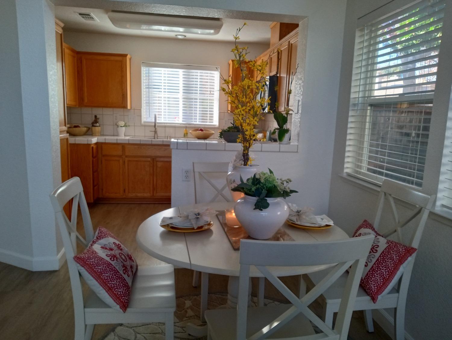 Open and Bright dining space - 3682 Whispering Creek Cir