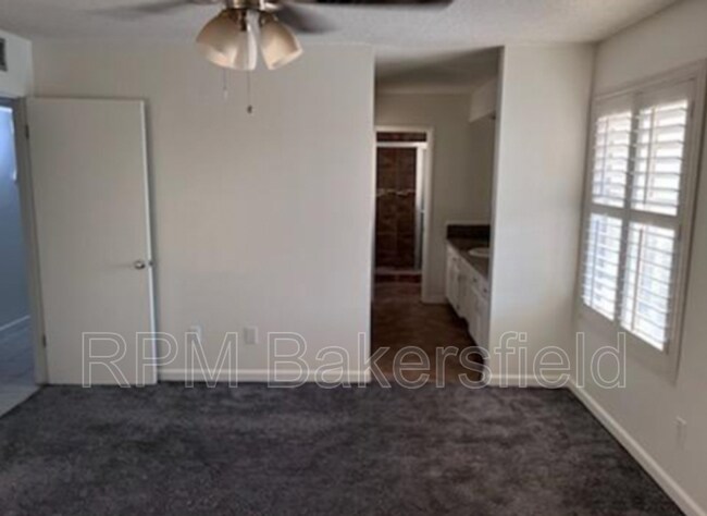 Building Photo - 2851 Van Buren Pl