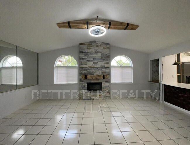Building Photo - 25 Plainview Dr