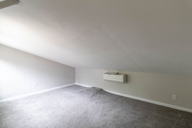 Building Photo - Charming 3 bed 2 bath Home in NW Austin!